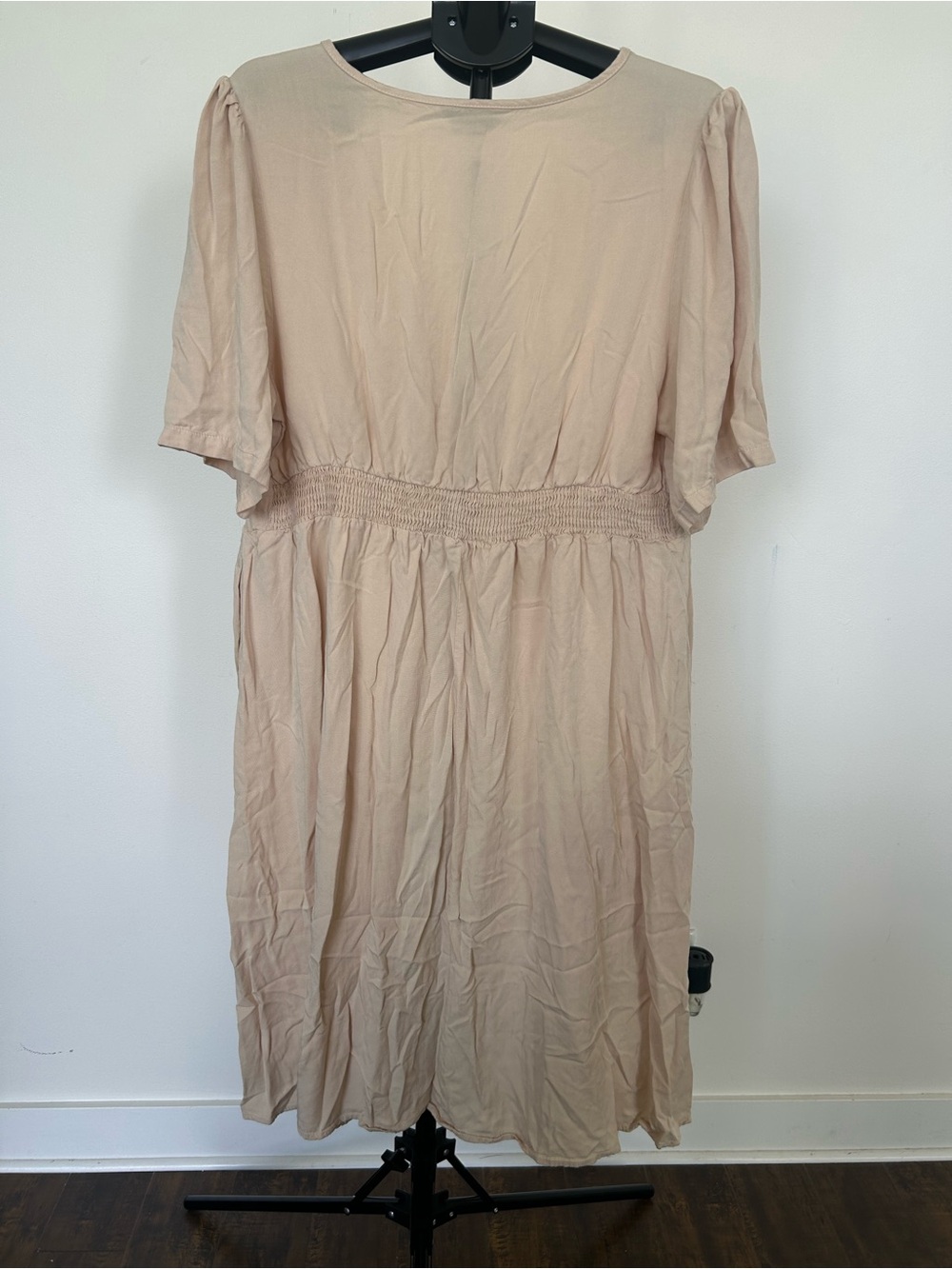 BloomChic Neutral Beige Rayon Tee - Picture 3 of 6